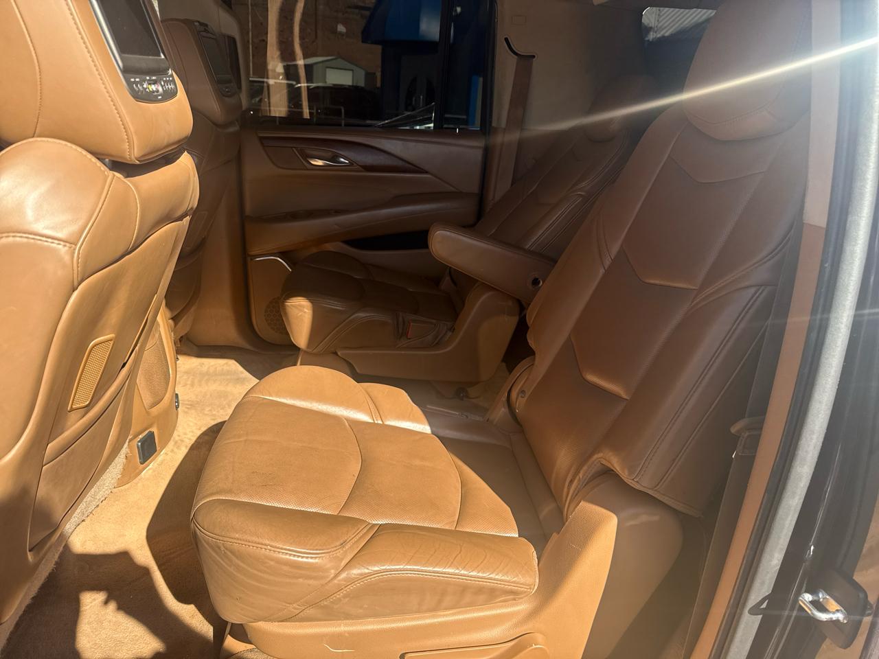 Cadillac Escalade ESV Platinum 4WD 2015