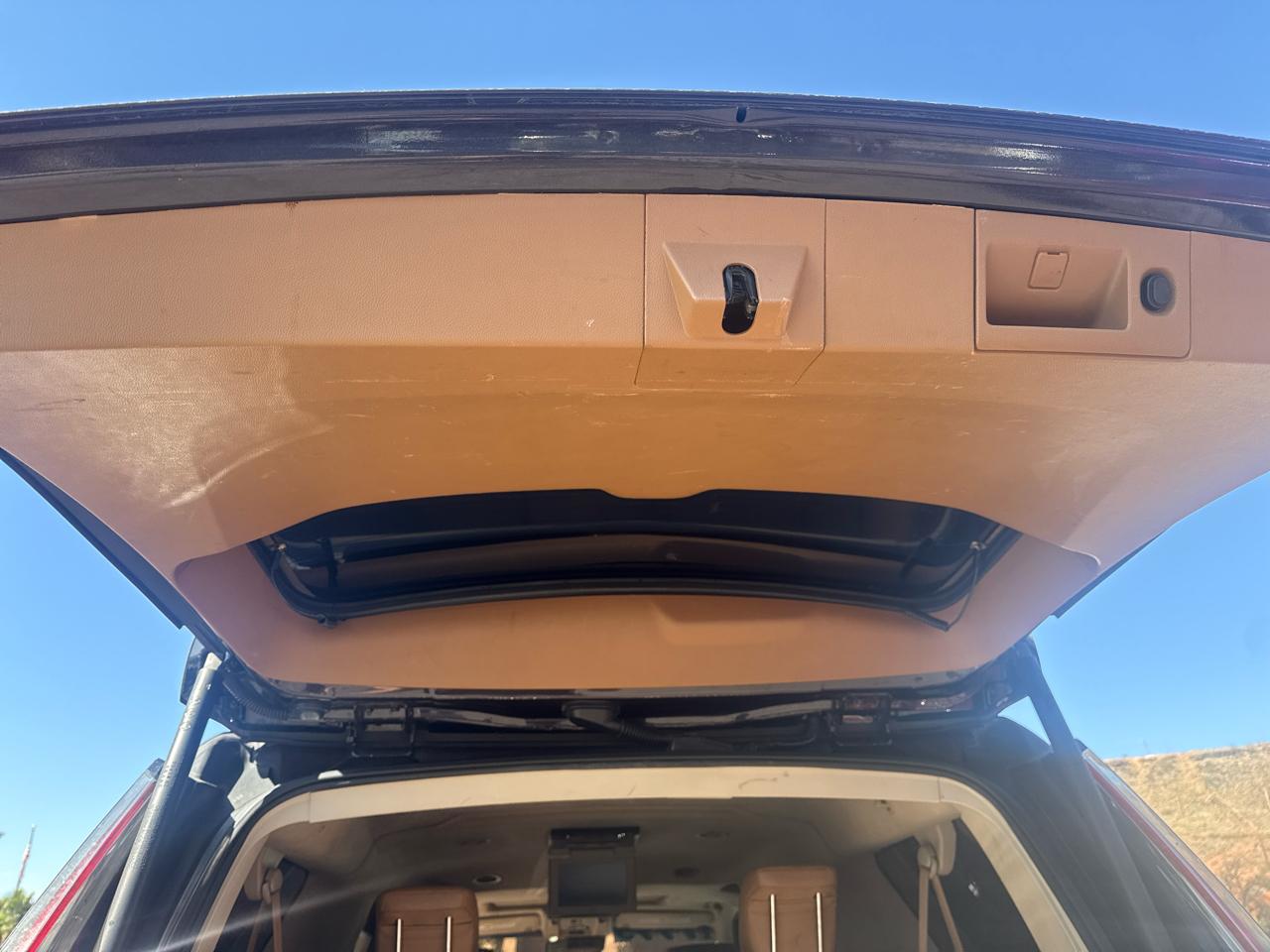 Cadillac Escalade ESV Platinum 4WD 2015