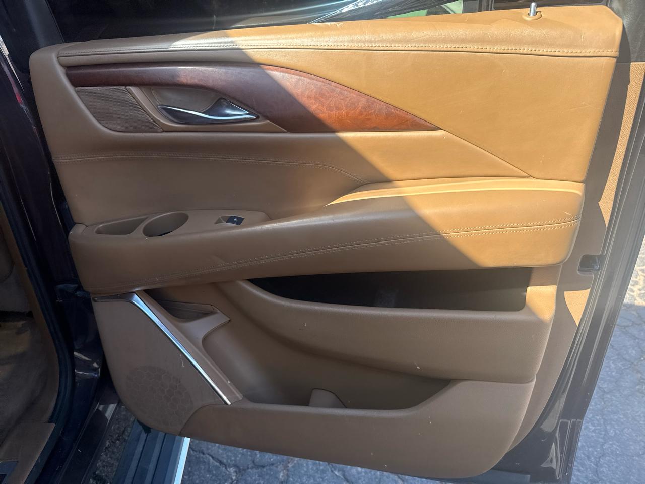 Cadillac Escalade ESV Platinum 4WD 2015
