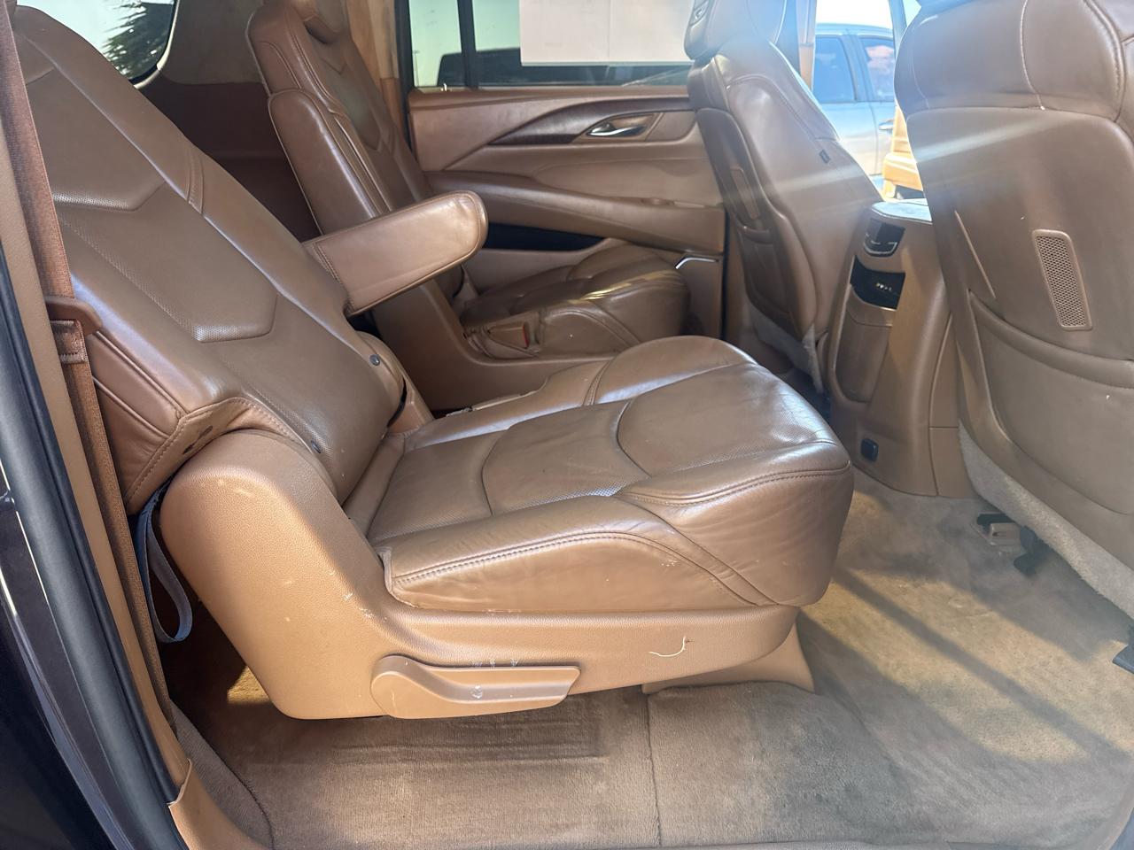 Cadillac Escalade ESV Platinum 4WD 2015