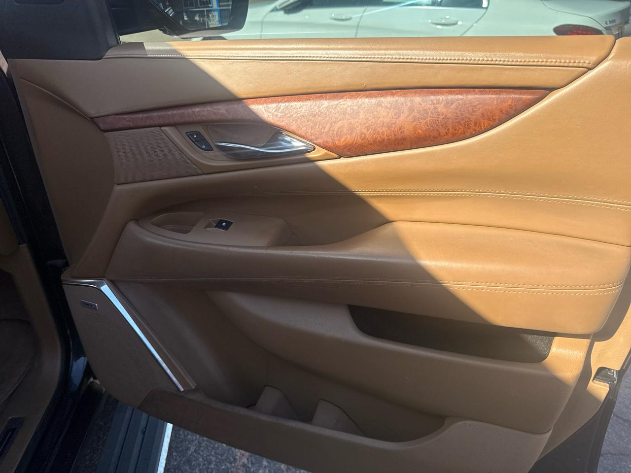 Cadillac Escalade ESV Platinum 4WD 2015