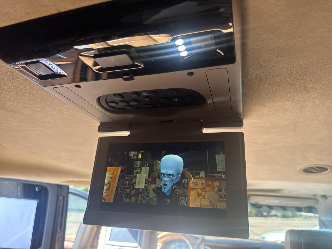 Cadillac Escalade ESV Platinum 4WD 2015