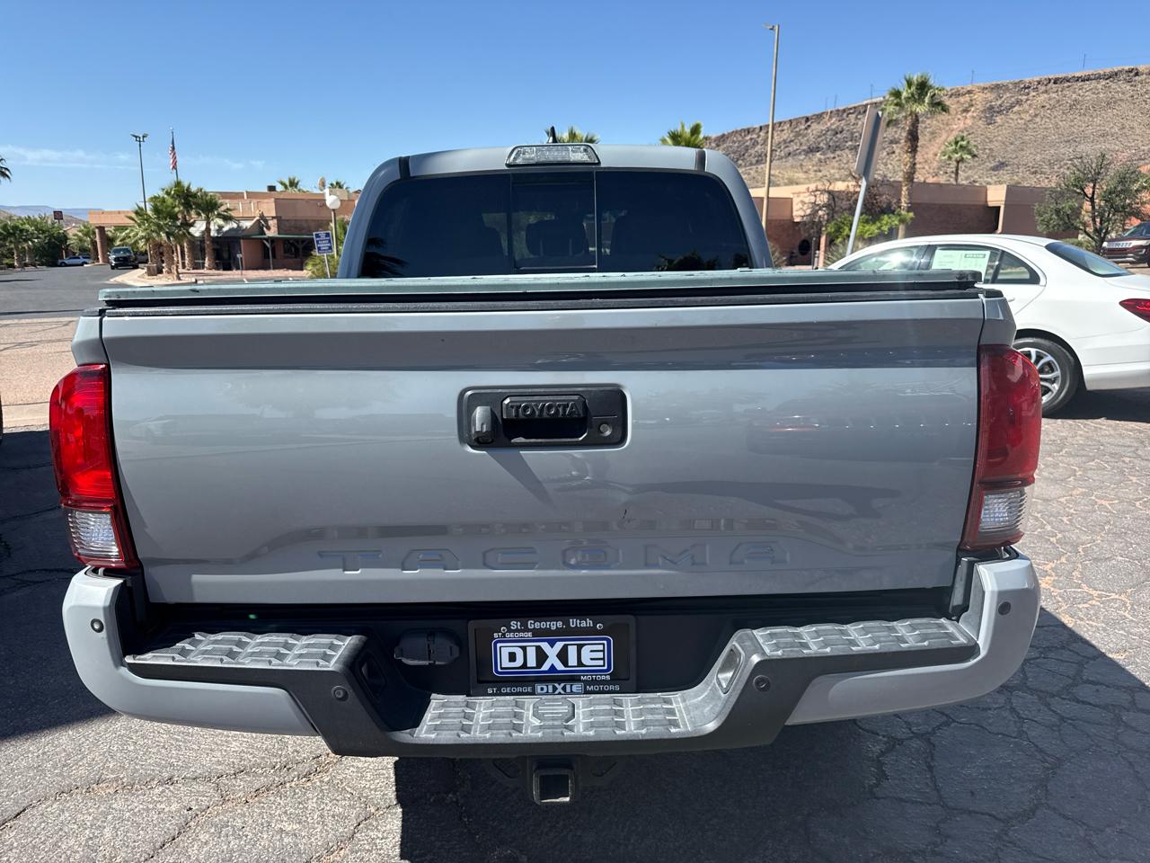Toyota Tacoma 4WD Double Cab V6 AT TRD Off Road (Natl) 2018