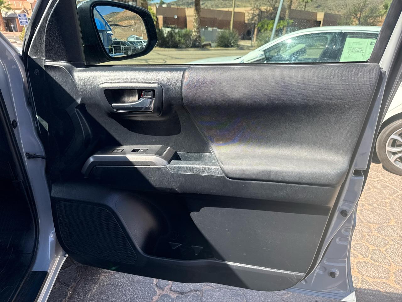Toyota Tacoma 4WD Double Cab V6 AT TRD Off Road (Natl) 2018