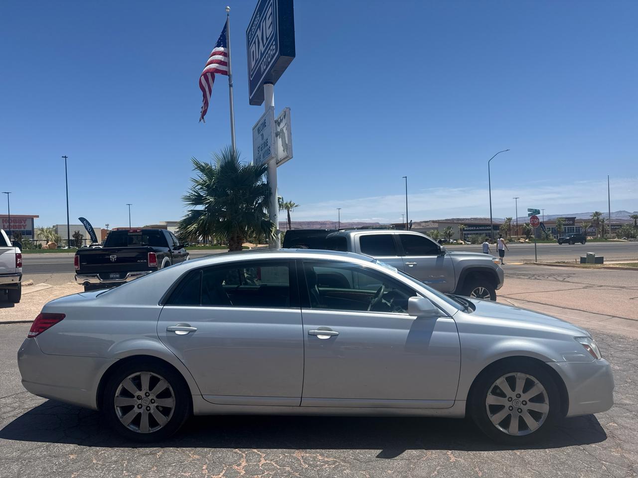 Toyota Avalon XL 2005