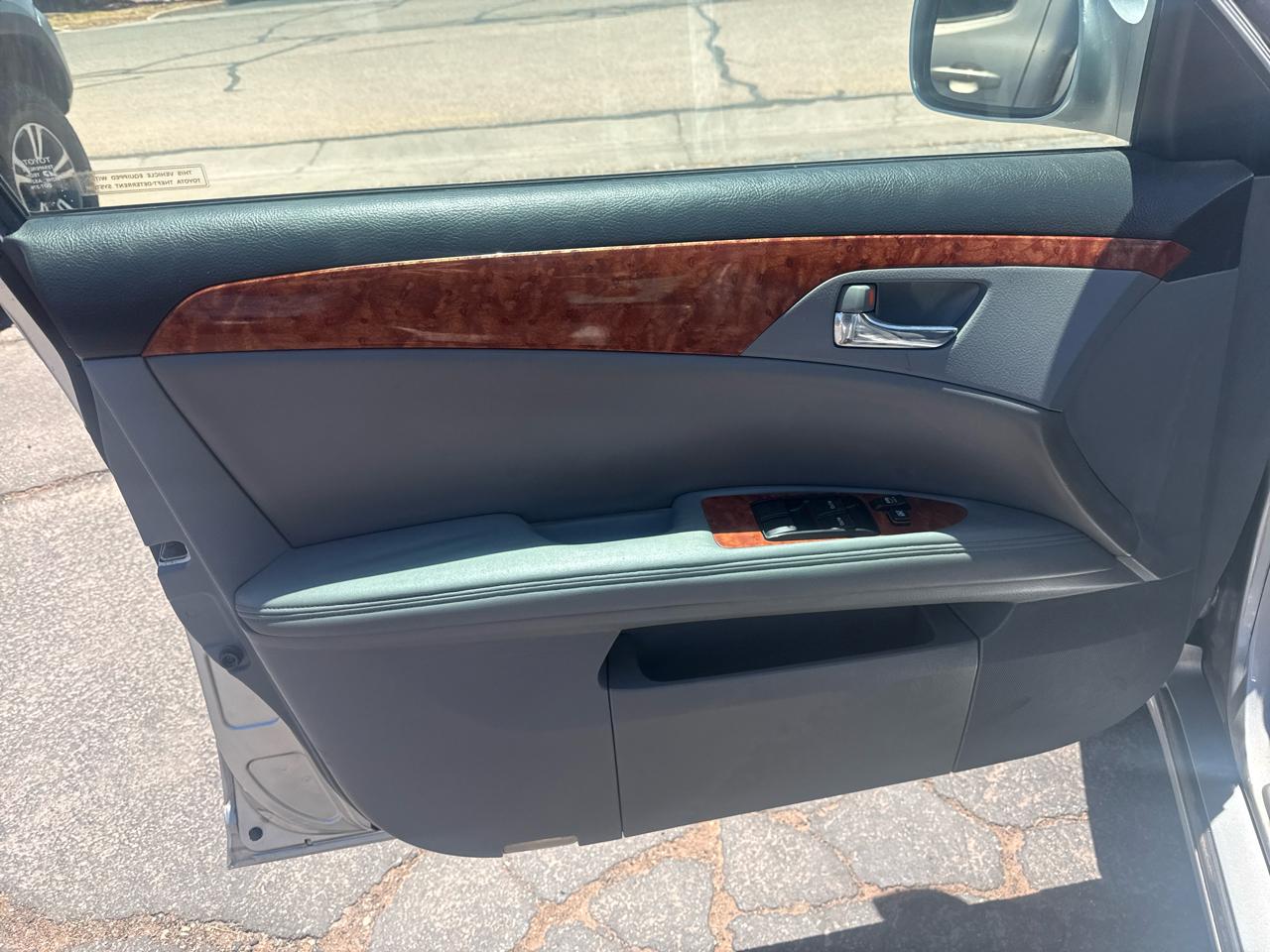 Toyota Avalon XL 2005