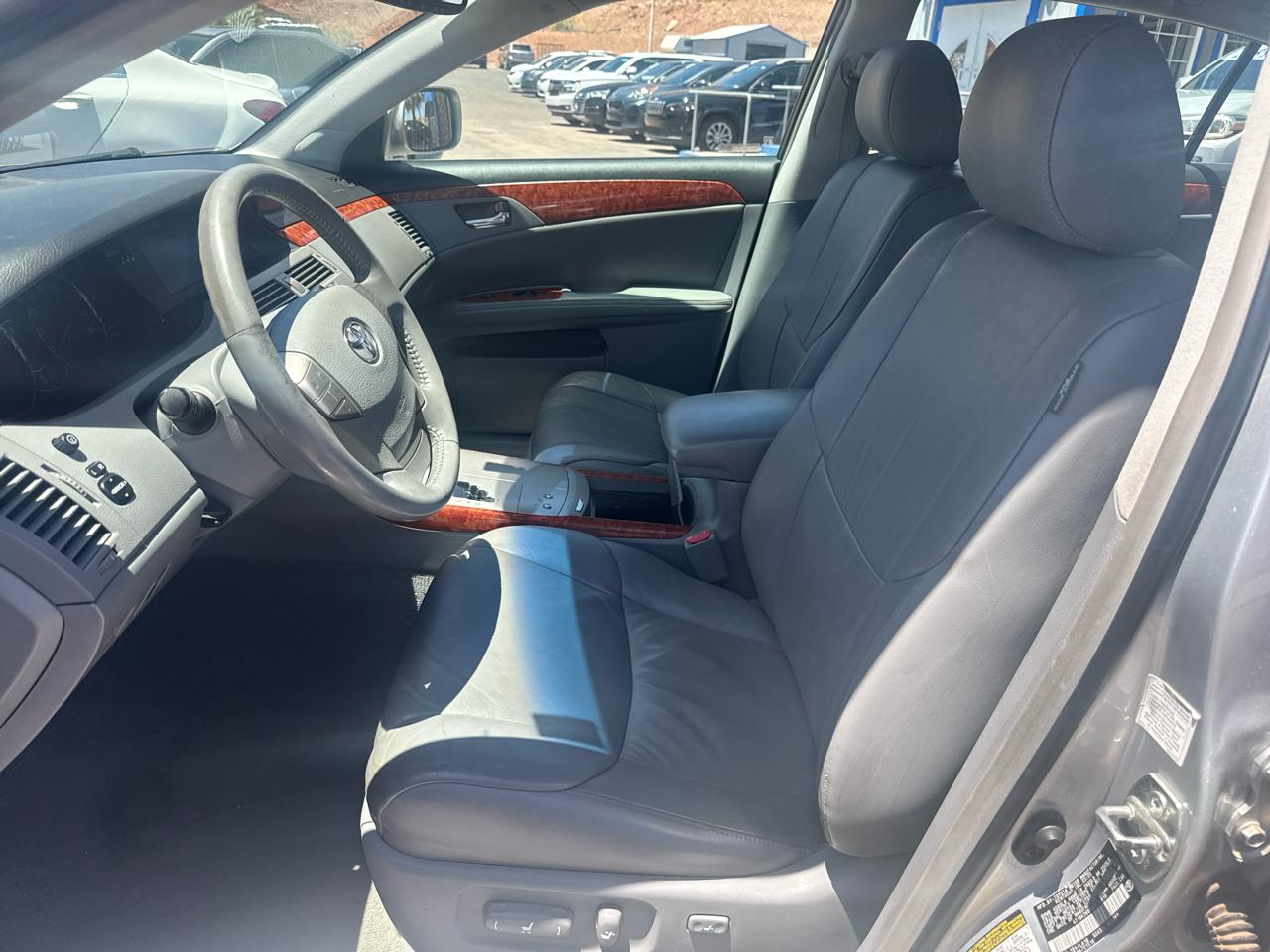 Toyota Avalon XL 2005