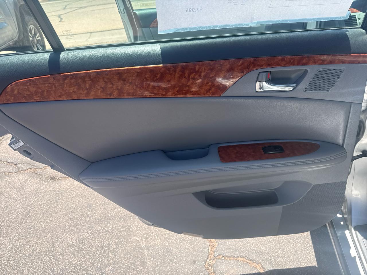 Toyota Avalon XL 2005