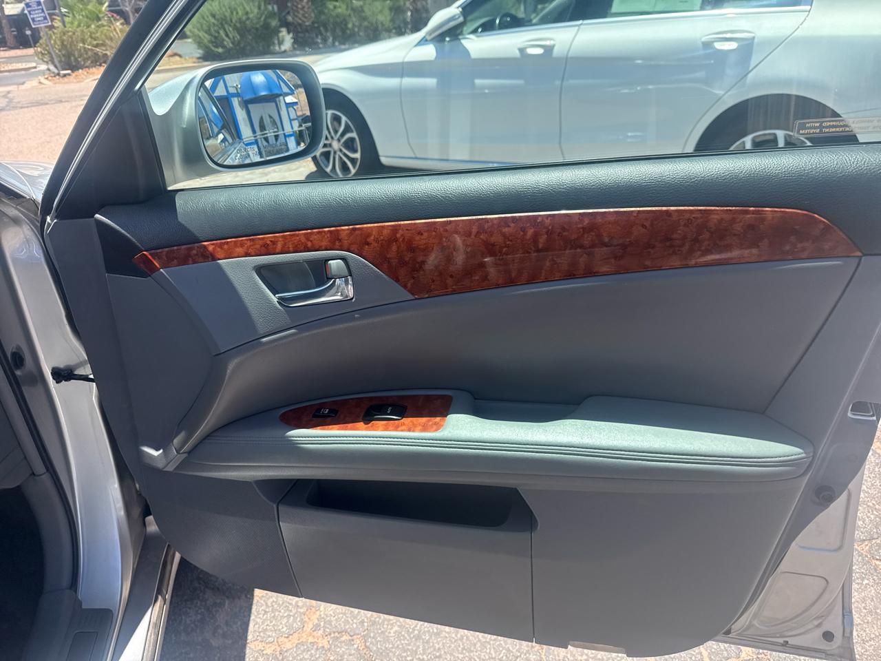 Toyota Avalon XL 2005