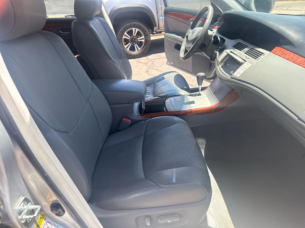 Toyota Avalon XL 2005