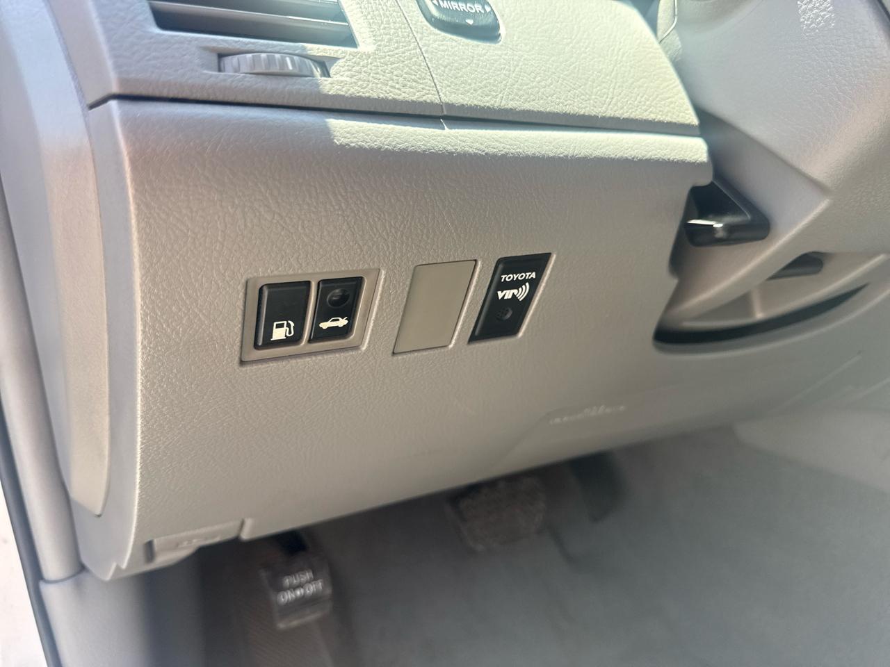 Toyota Avalon XL 2005