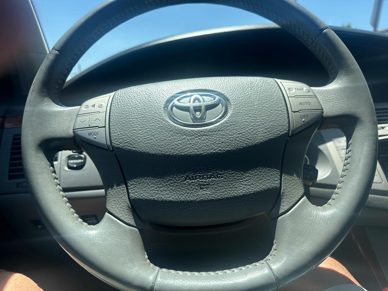 Toyota Avalon XL 2005