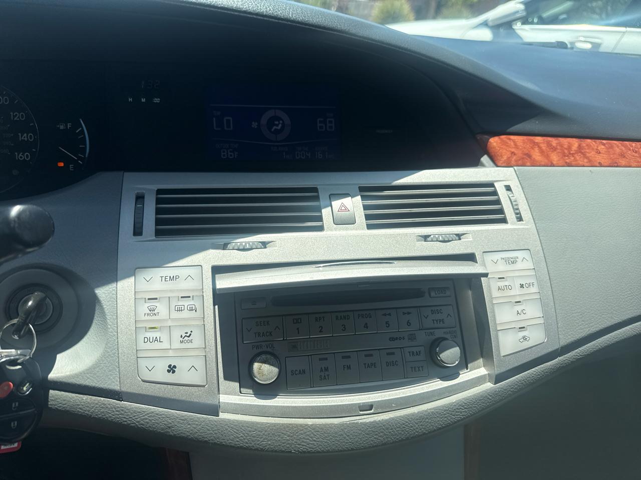Toyota Avalon XL 2005