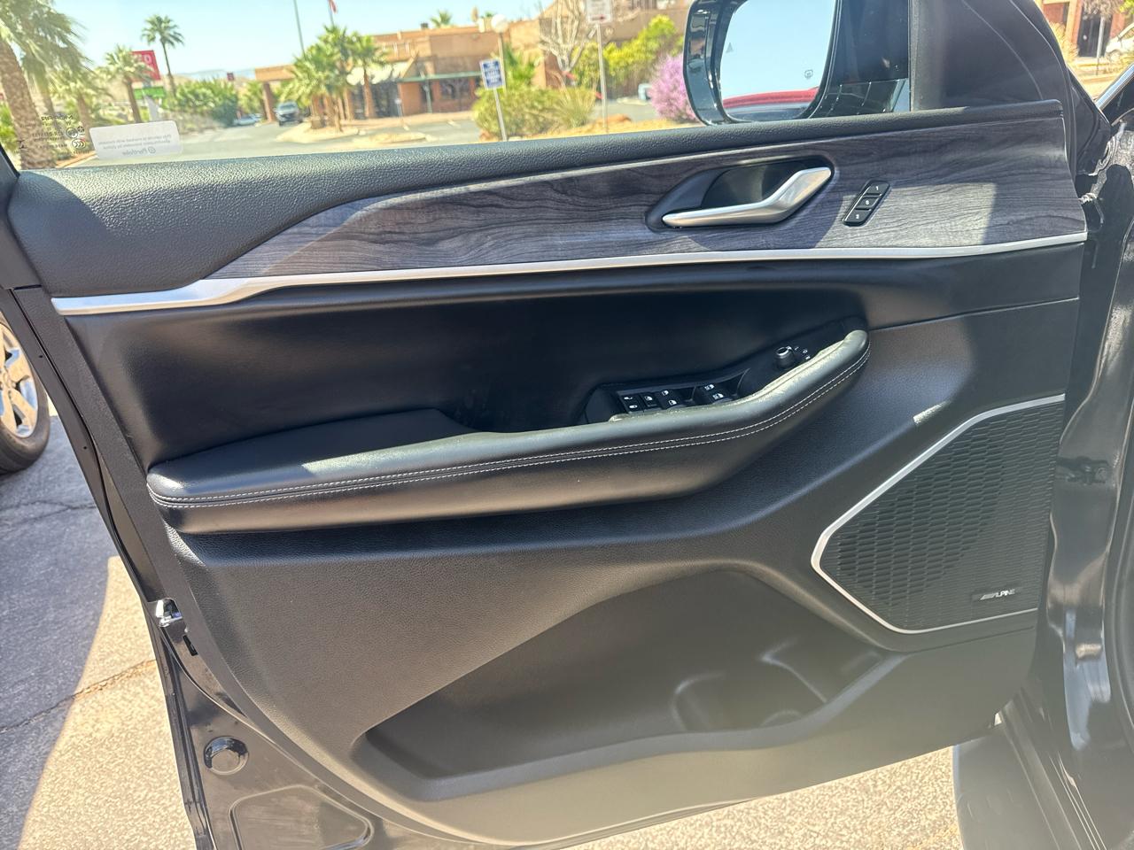 Jeep Grand Cherokee Limited 4WD 2023