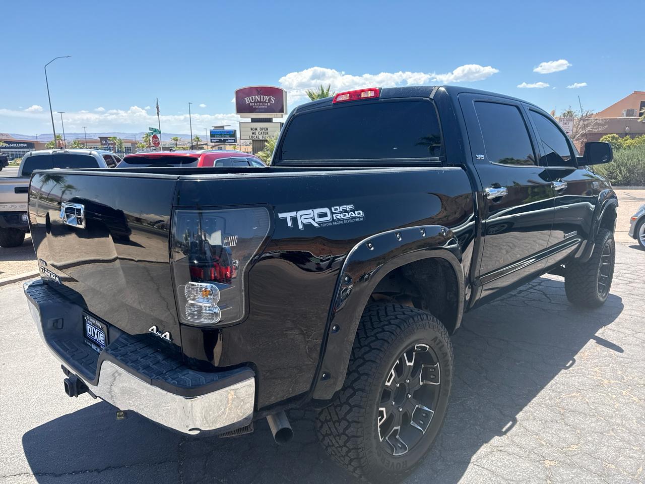 Toyota Tundra Tundra-Grade CrewMax 5.7L 4WD 2012