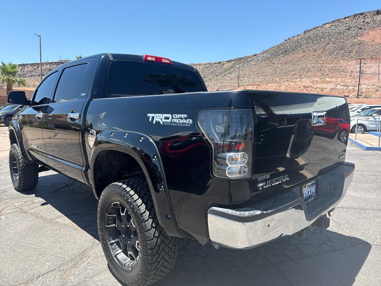 Toyota Tundra Tundra-Grade CrewMax 5.7L 4WD 2012