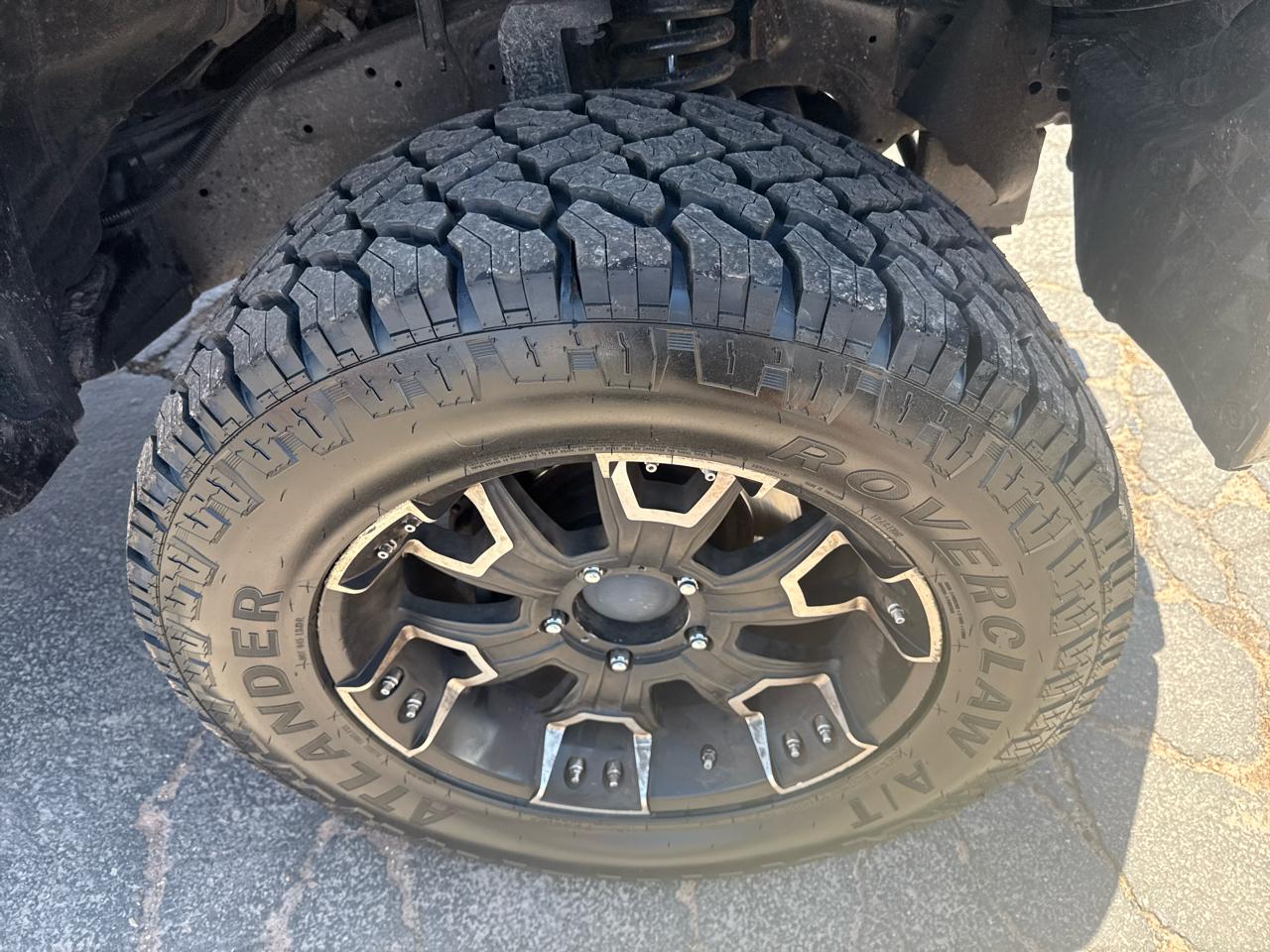 Toyota Tundra Tundra-Grade CrewMax 5.7L 4WD 2012