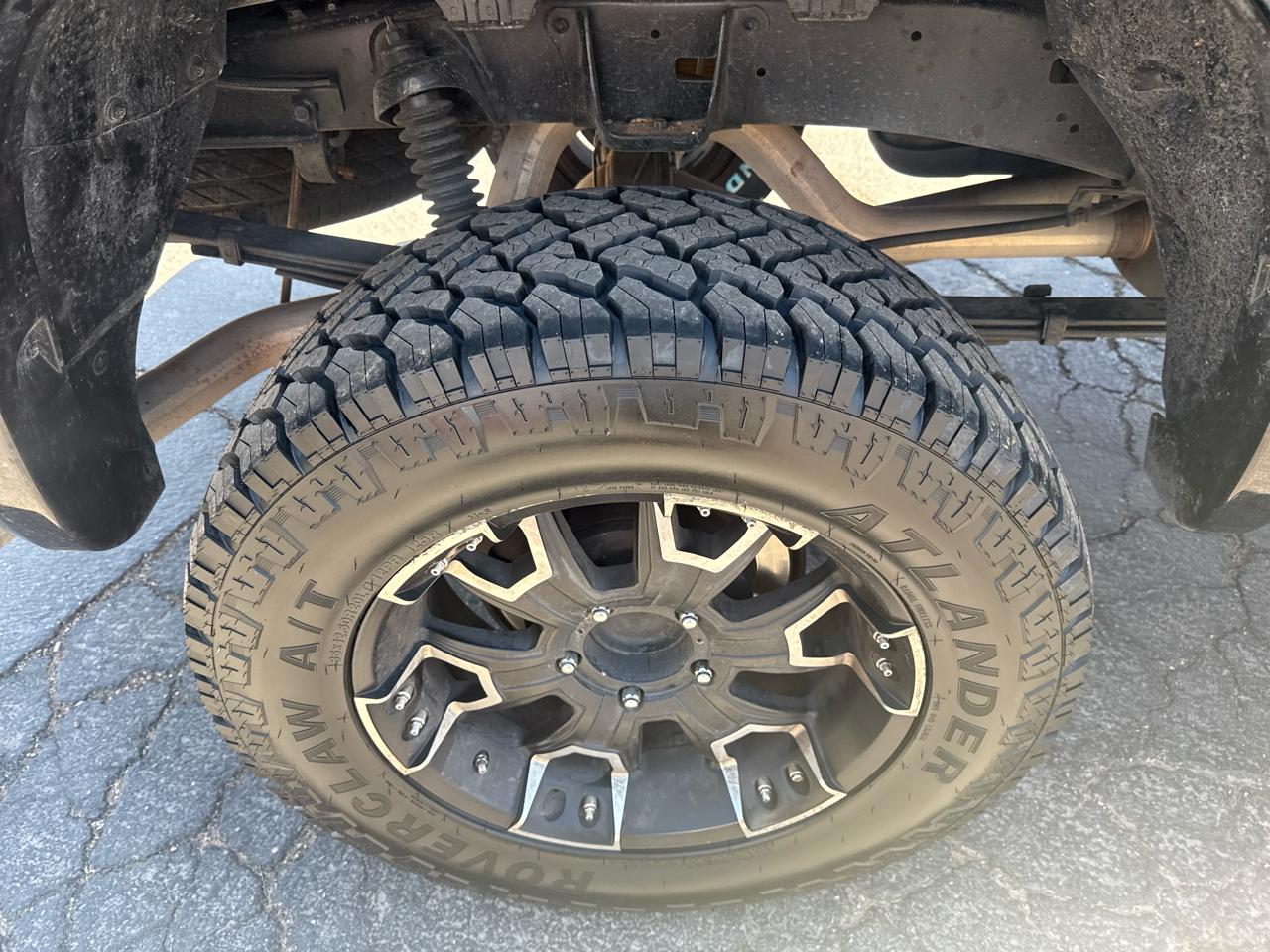 Toyota Tundra Tundra-Grade CrewMax 5.7L 4WD 2012