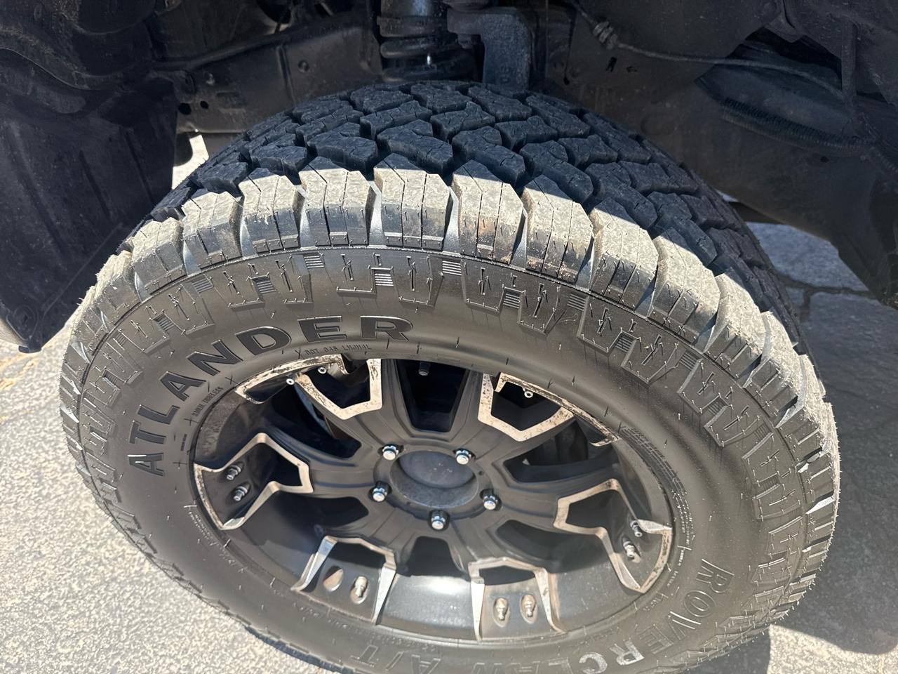 Toyota Tundra Tundra-Grade CrewMax 5.7L 4WD 2012