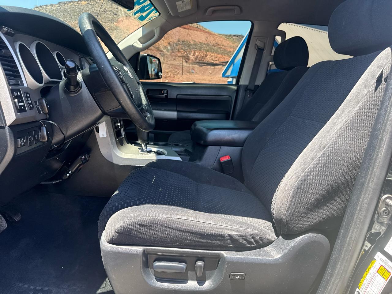Toyota Tundra Tundra-Grade CrewMax 5.7L 4WD 2012