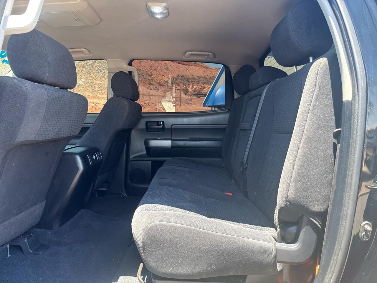 Toyota Tundra Tundra-Grade CrewMax 5.7L 4WD 2012