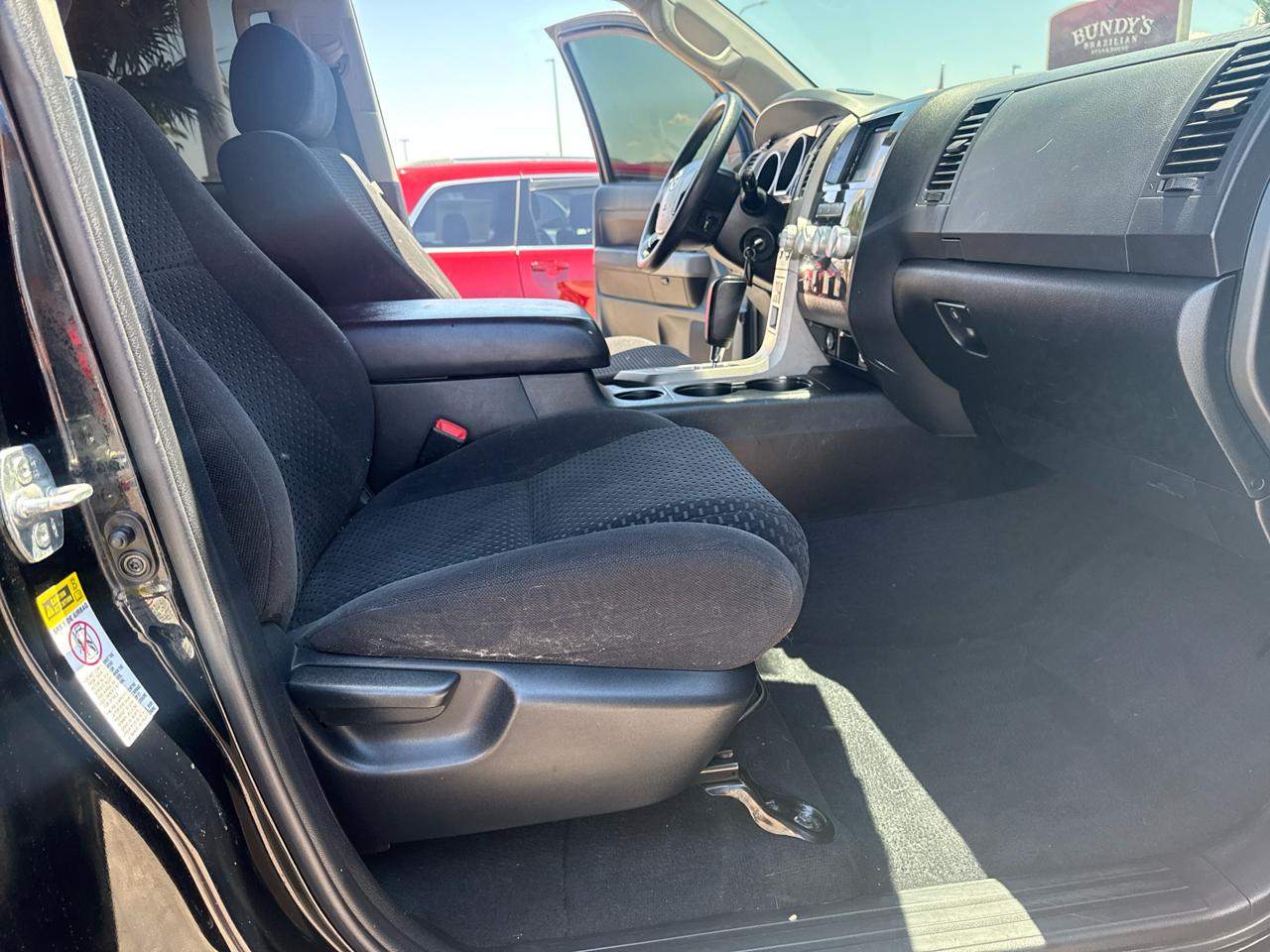 Toyota Tundra Tundra-Grade CrewMax 5.7L 4WD 2012