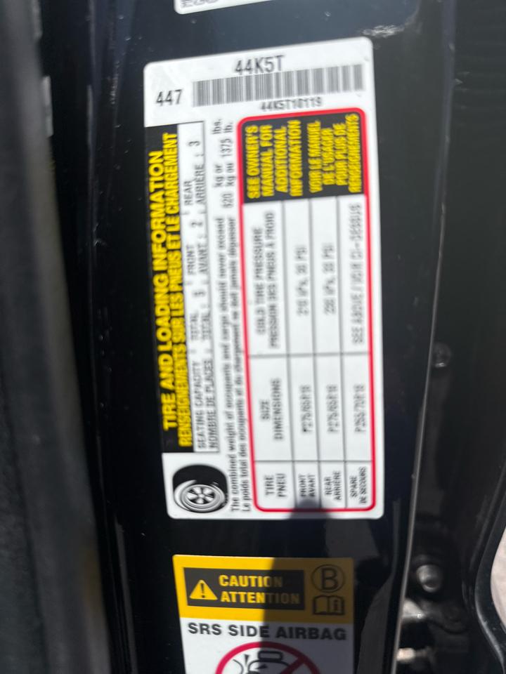 Toyota Tundra Tundra-Grade CrewMax 5.7L 4WD 2012