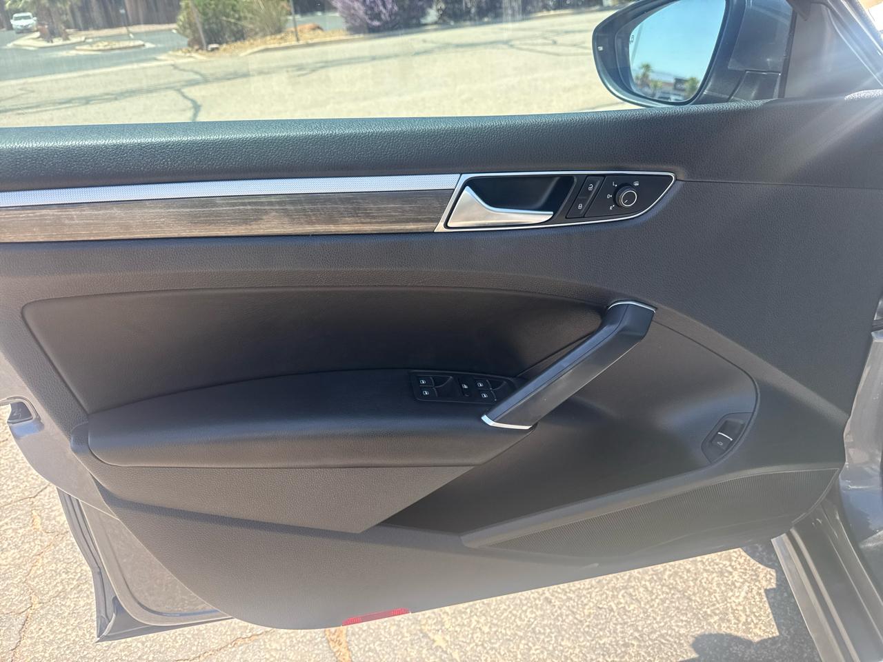 Volkswagen Passat SE w/Technology 2017