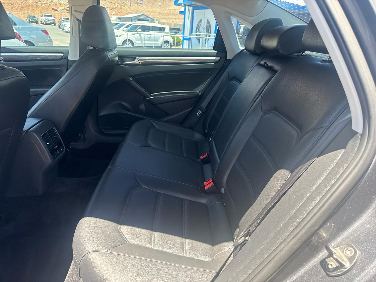 Volkswagen Passat SE w/Technology 2017