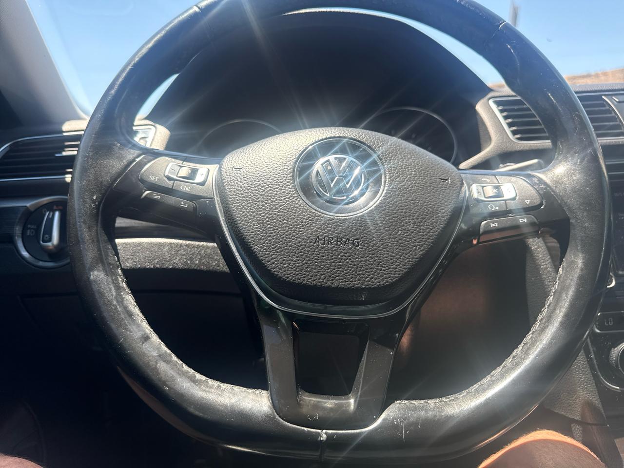 Volkswagen Passat SE w/Technology 2017