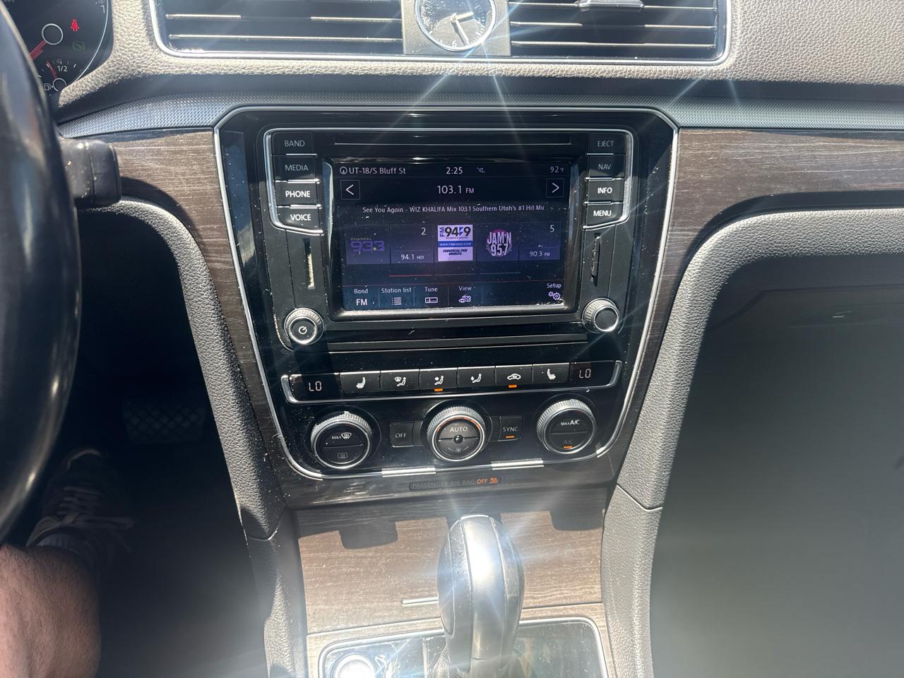 Volkswagen Passat SE w/Technology 2017