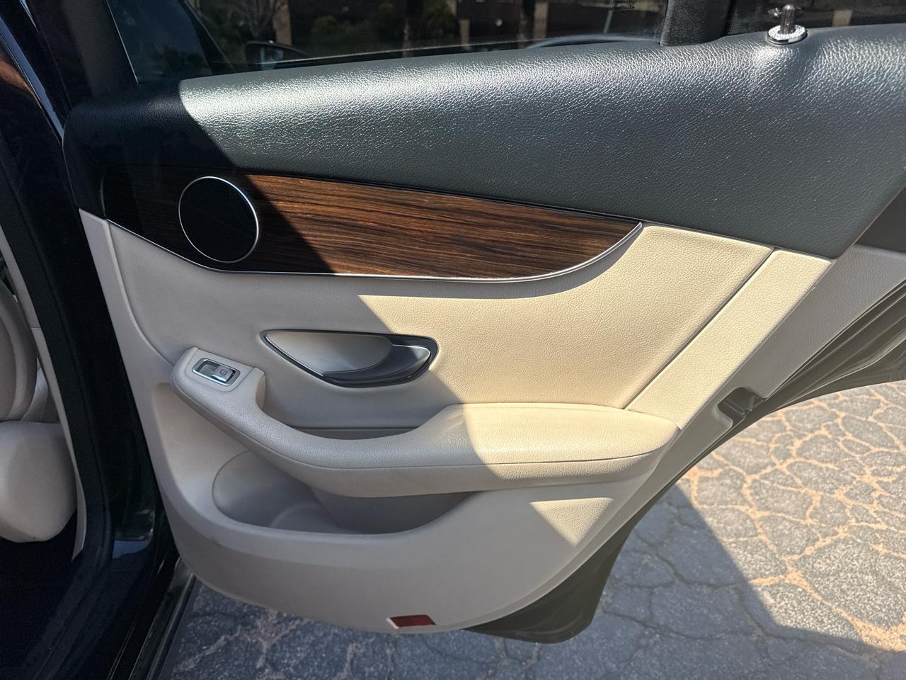 Mercedes-Benz GLC-Class GLC300 4MATIC 2017