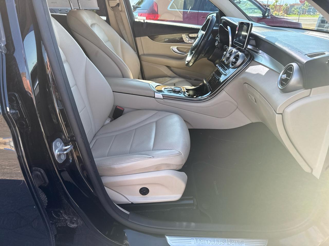 Mercedes-Benz GLC-Class GLC300 4MATIC 2017