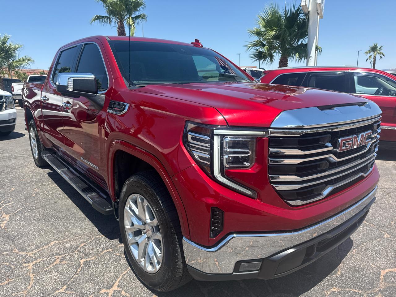 GMC Sierra 1500 4WD Crew Cab 147" SLT 2023