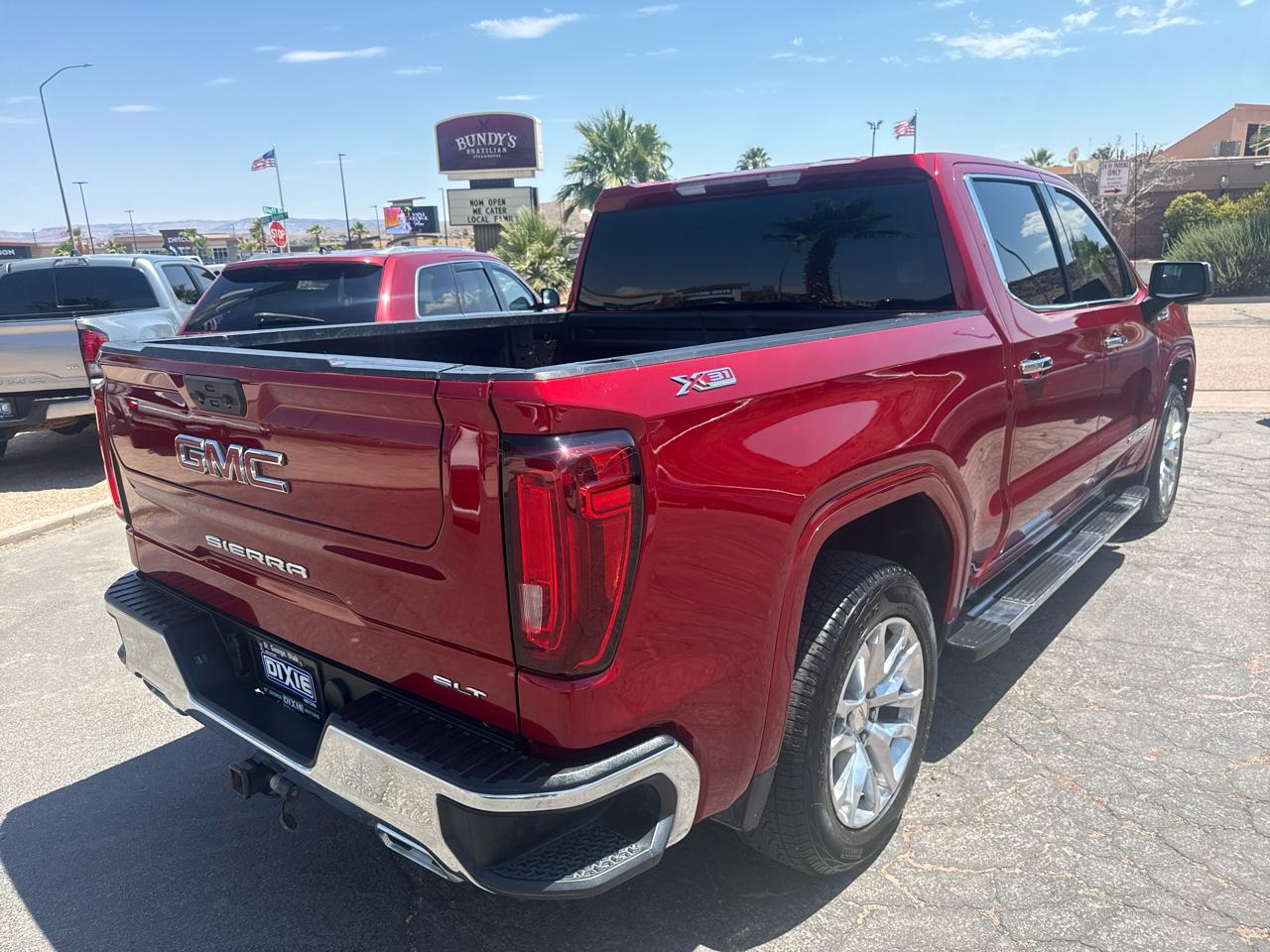 GMC Sierra 1500 4WD Crew Cab 147" SLT 2023