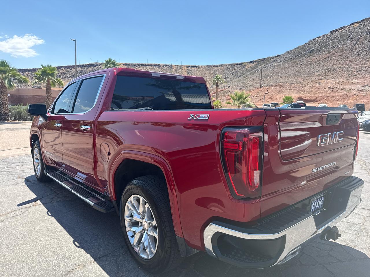 GMC Sierra 1500 4WD Crew Cab 147" SLT 2023