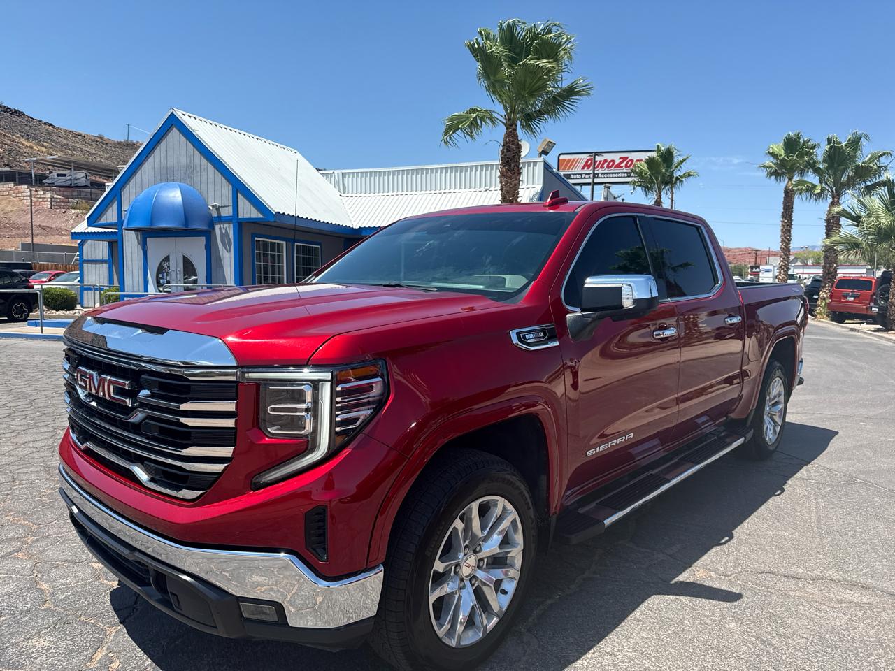 GMC Sierra 1500 4WD Crew Cab 147" SLT 2023