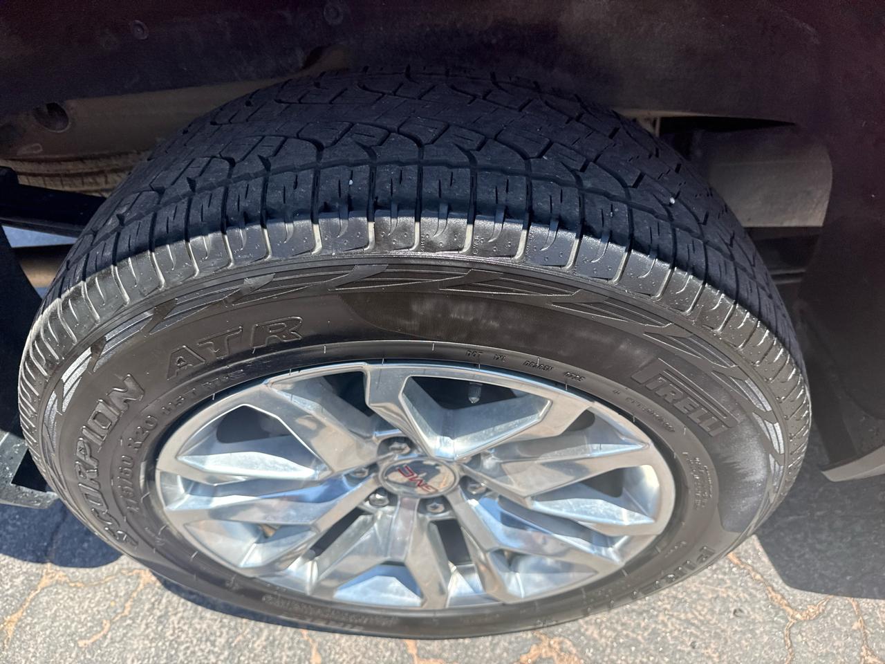 GMC Sierra 1500 4WD Crew Cab 147" SLT 2023