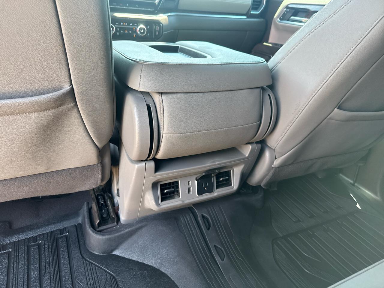GMC Sierra 1500 4WD Crew Cab 147" SLT 2023