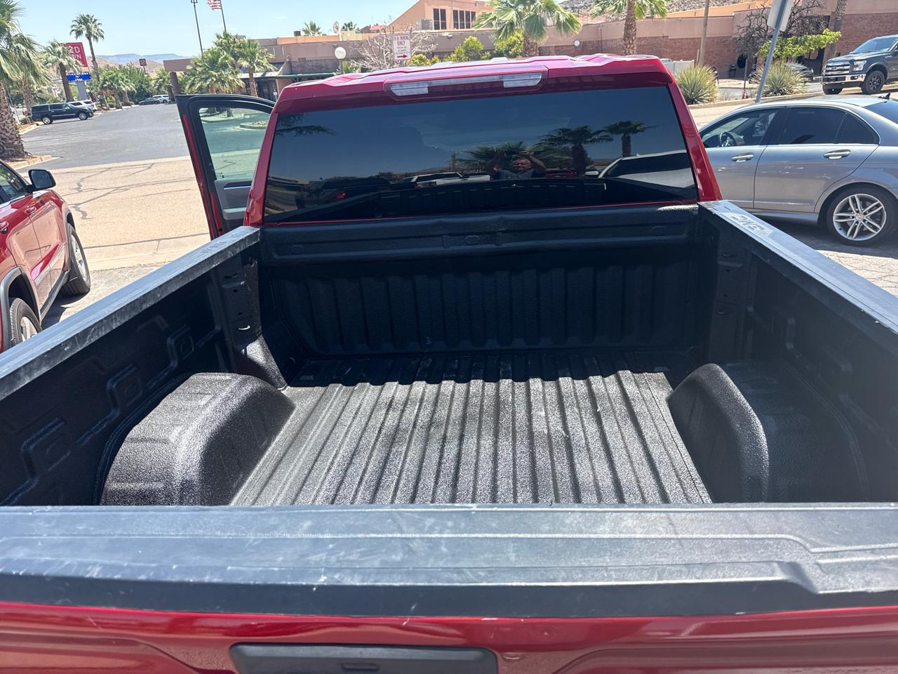 GMC Sierra 1500 4WD Crew Cab 147" SLT 2023