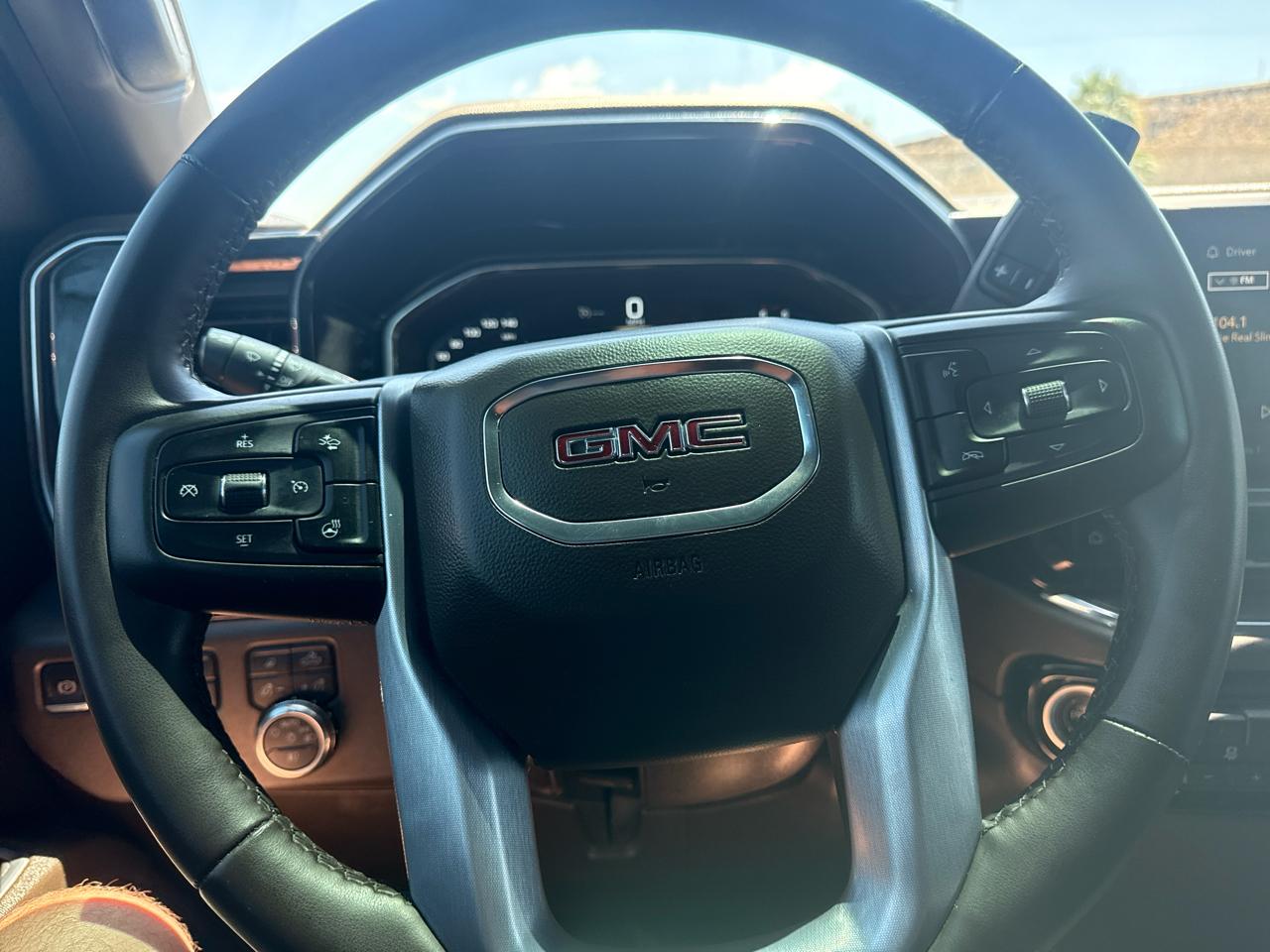 GMC Sierra 1500 4WD Crew Cab 147" SLT 2023