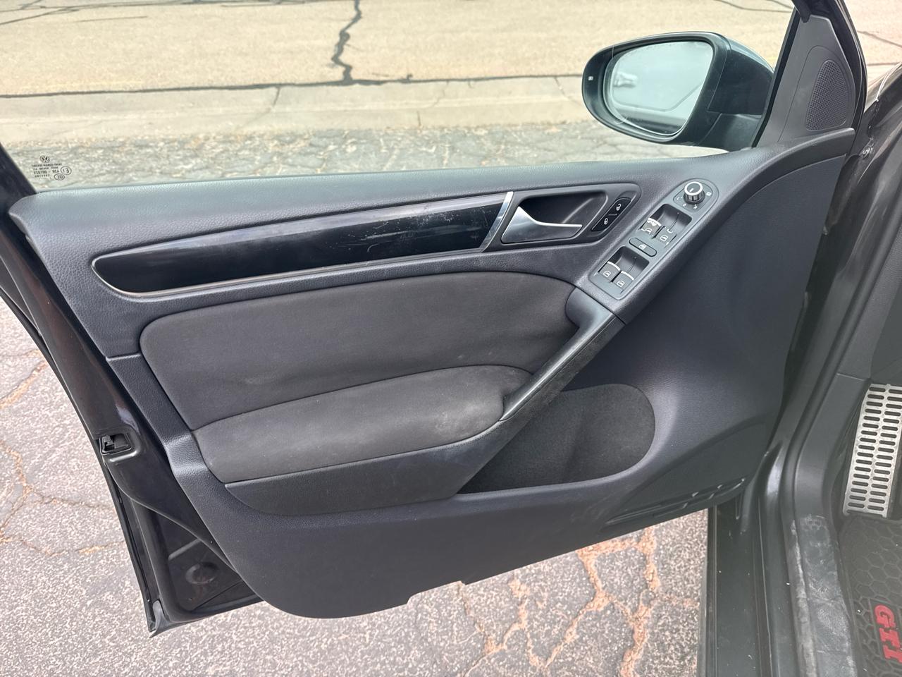 Volkswagen GTI 4-door 2012