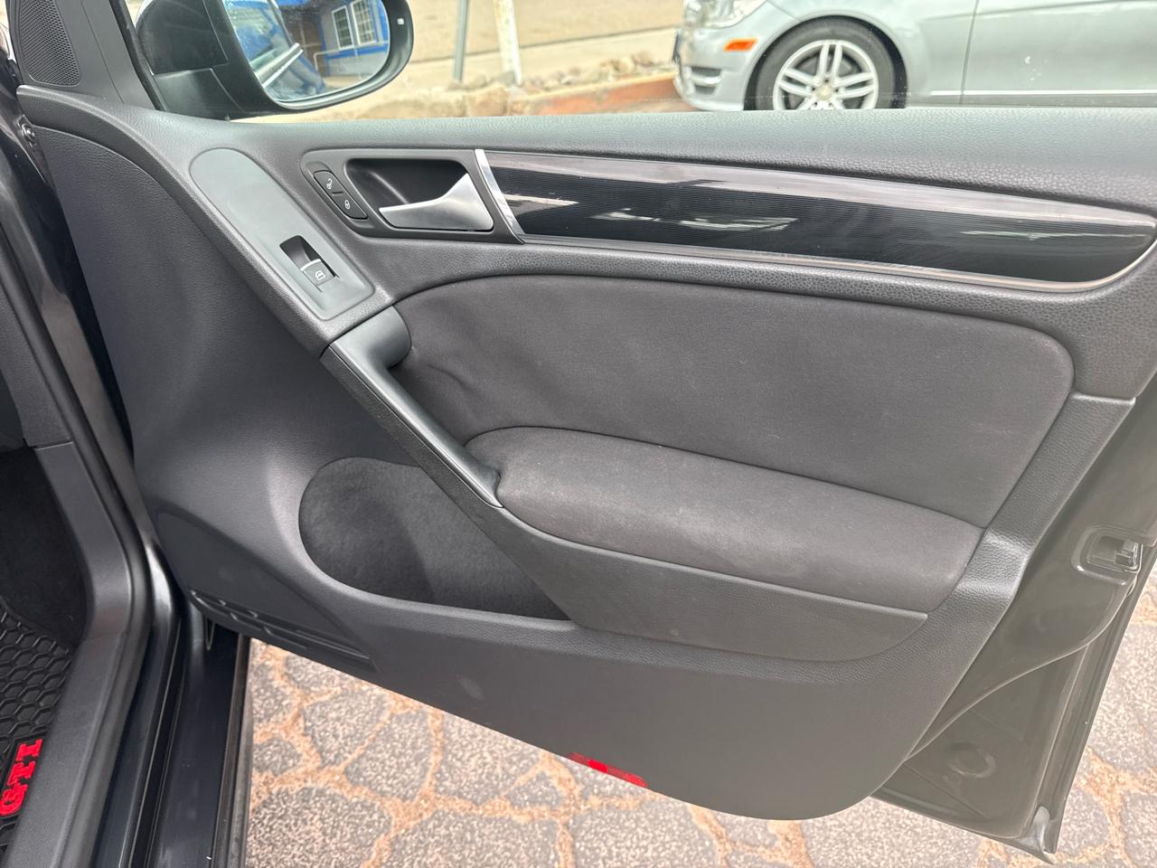 Volkswagen GTI 4-door 2012
