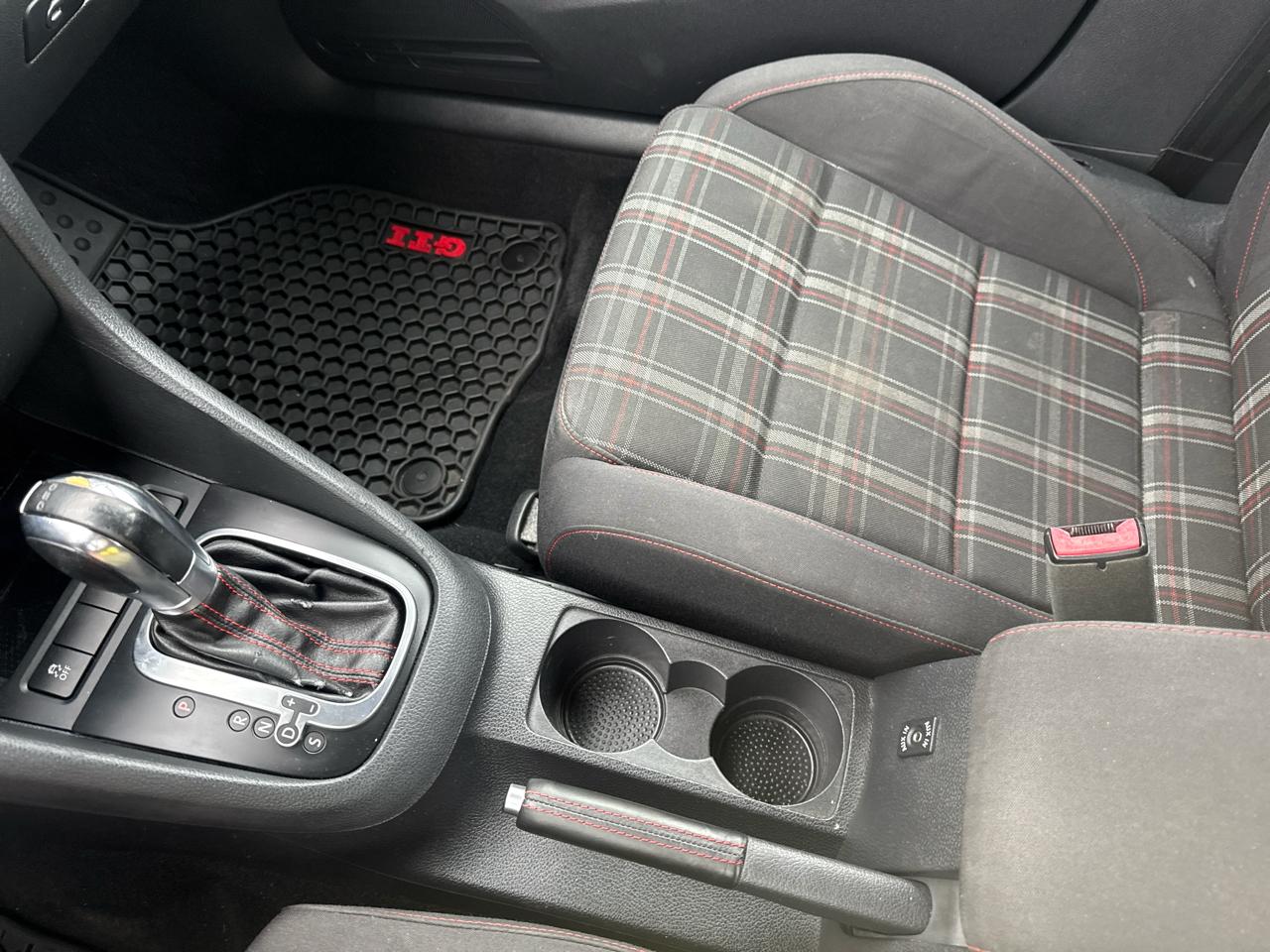 Volkswagen GTI 4-door 2012