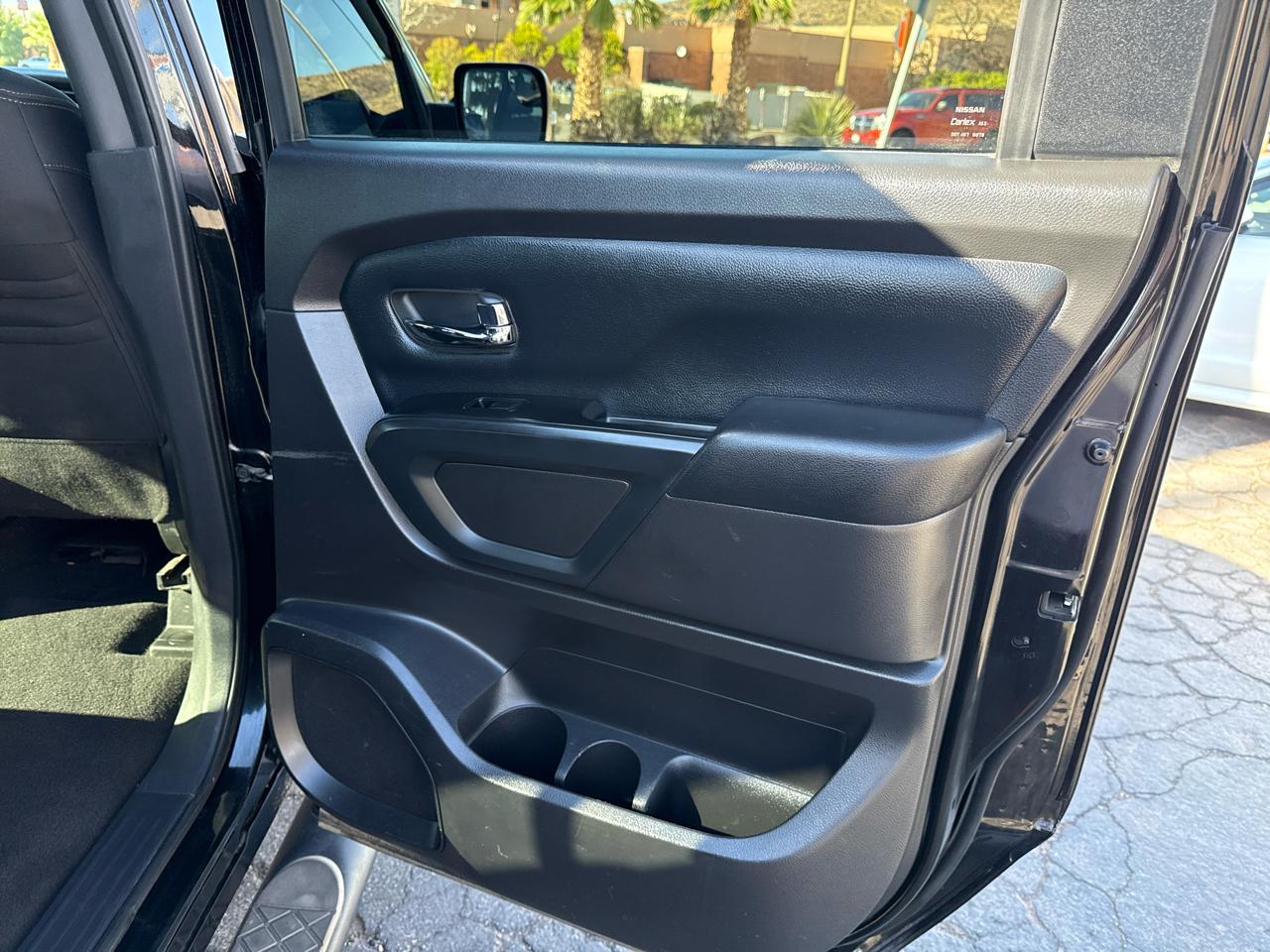 Nissan Titan 4WD Crew Cab SWB SV 2019