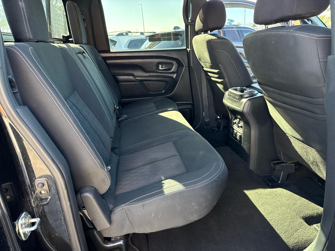 Nissan Titan 4WD Crew Cab SWB SV 2019