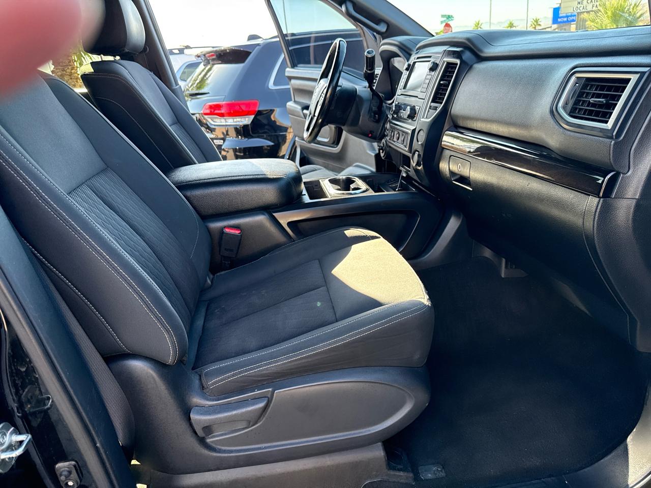 Nissan Titan 4WD Crew Cab SWB SV 2019