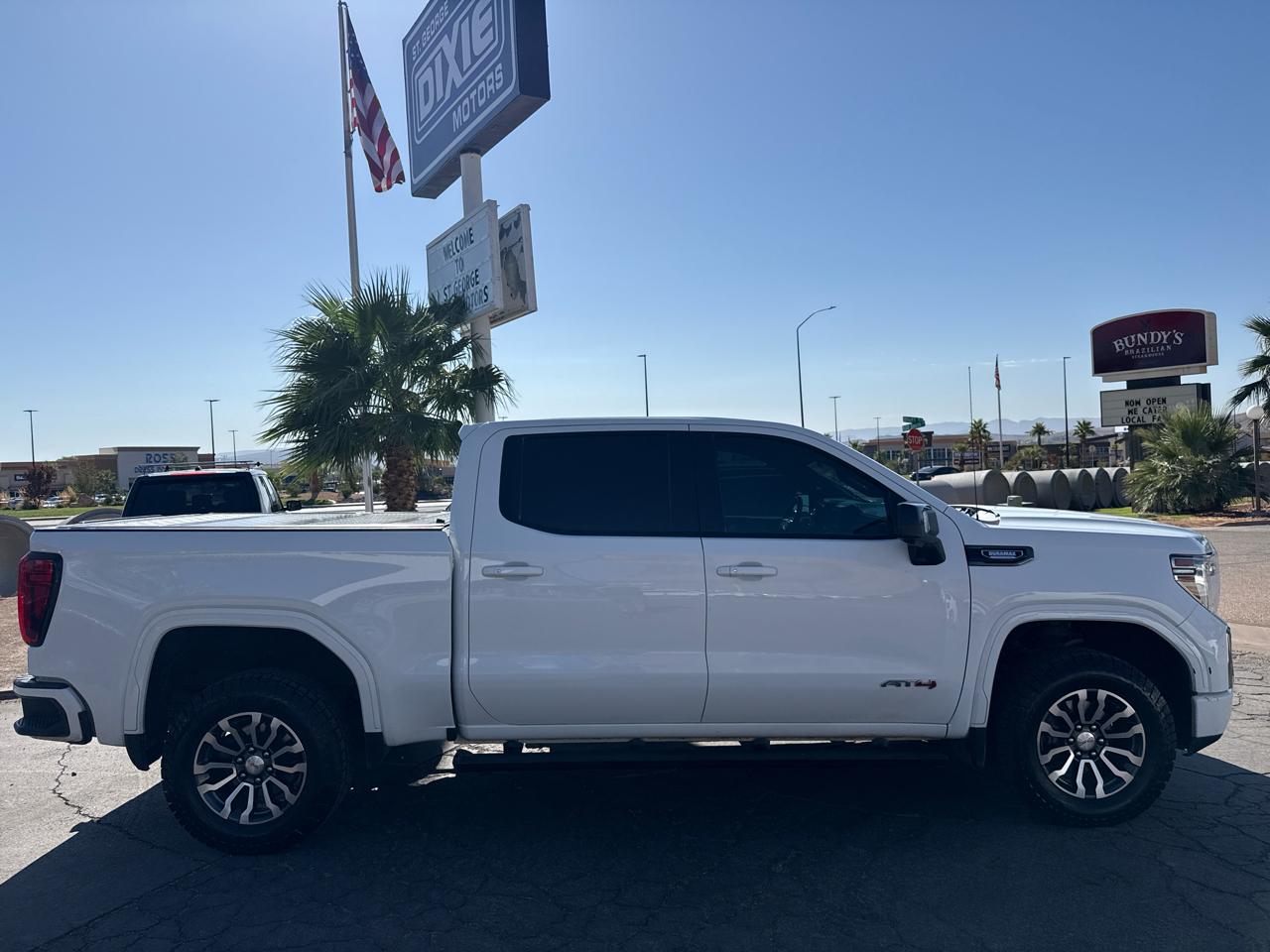 GMC Sierra 1500 AT4 Crew Cab Short Box 4WD 2021