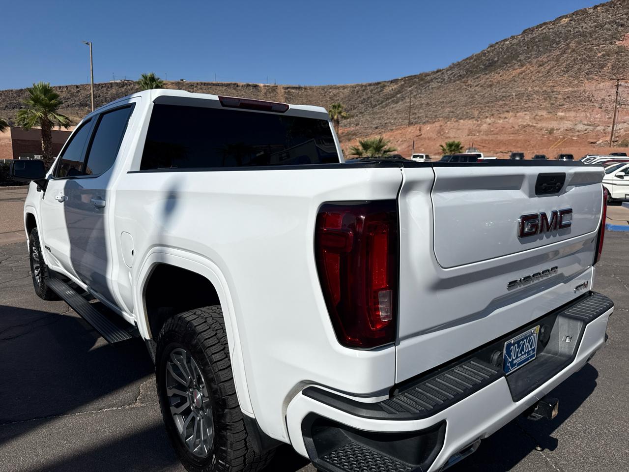 GMC Sierra 1500 AT4 Crew Cab Short Box 4WD 2021