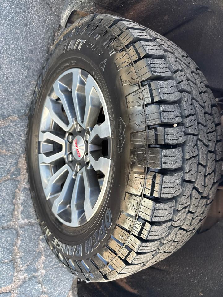 GMC Sierra 1500 AT4 Crew Cab Short Box 4WD 2021